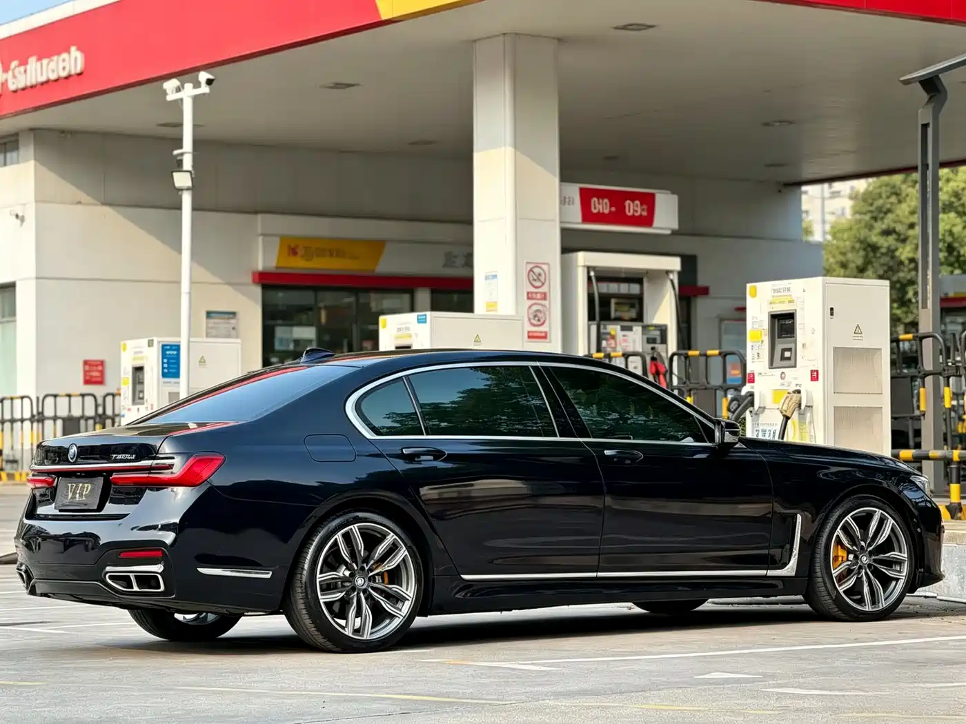 BMW 7 Series 2018 740Li xDrive Premium Type M Sport Package фото 7