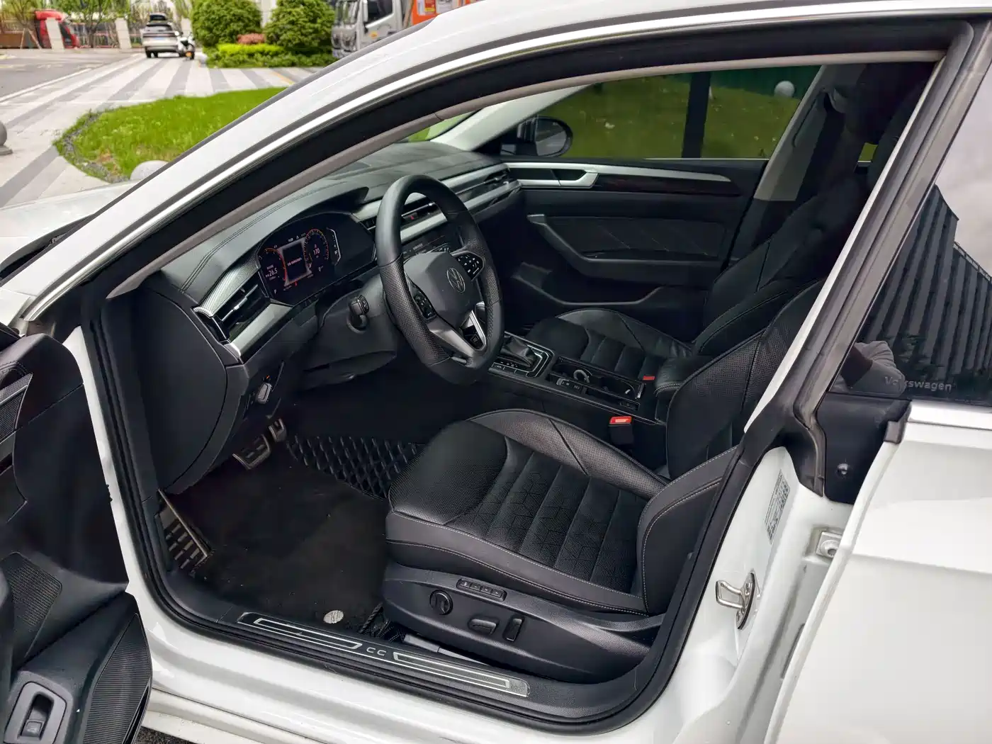 Volkswagen FAW-Volkswagen CC 2024 380TSI Eye-catching Edition фото 12