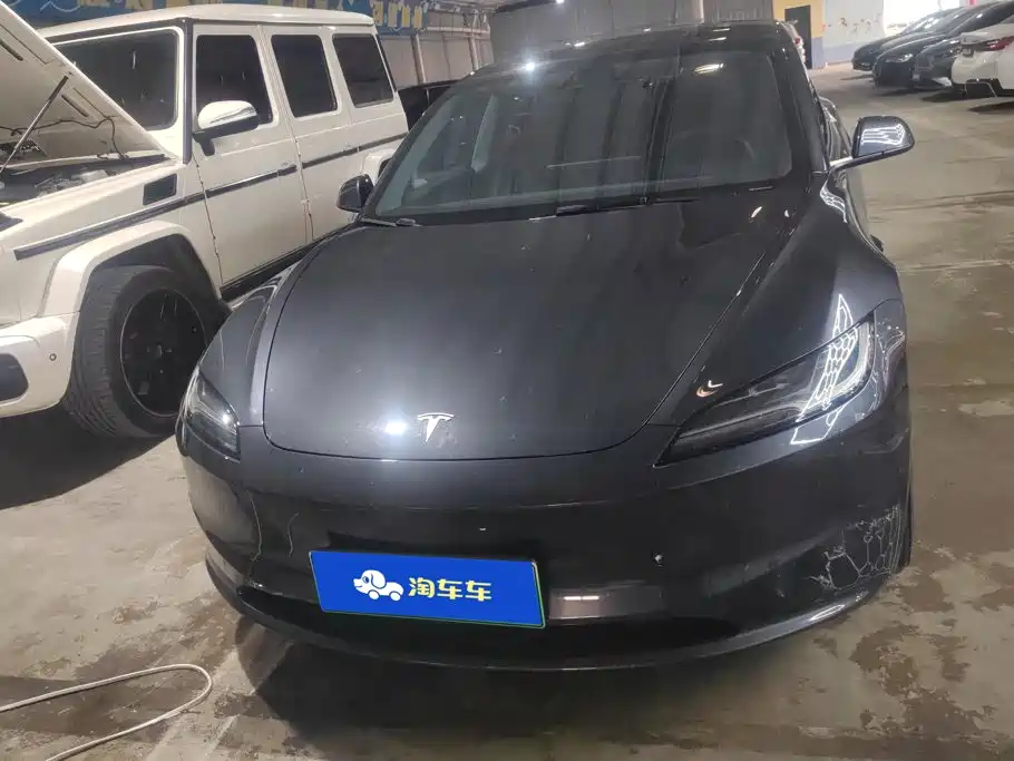 Фото 2 - Tesla Model 3