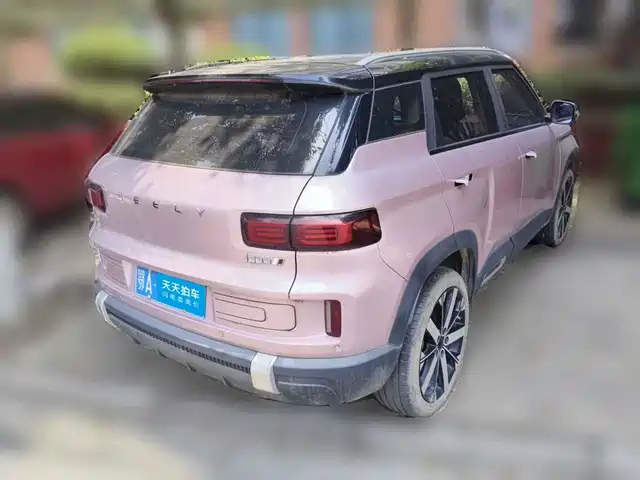 Geely ICON 2023 Model 1.5TD Chocolate Deluxe Edition — фото 2