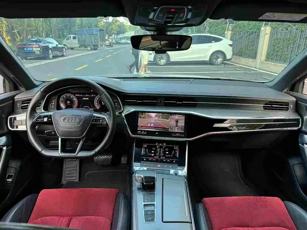 Photo 7 - Audi A6L