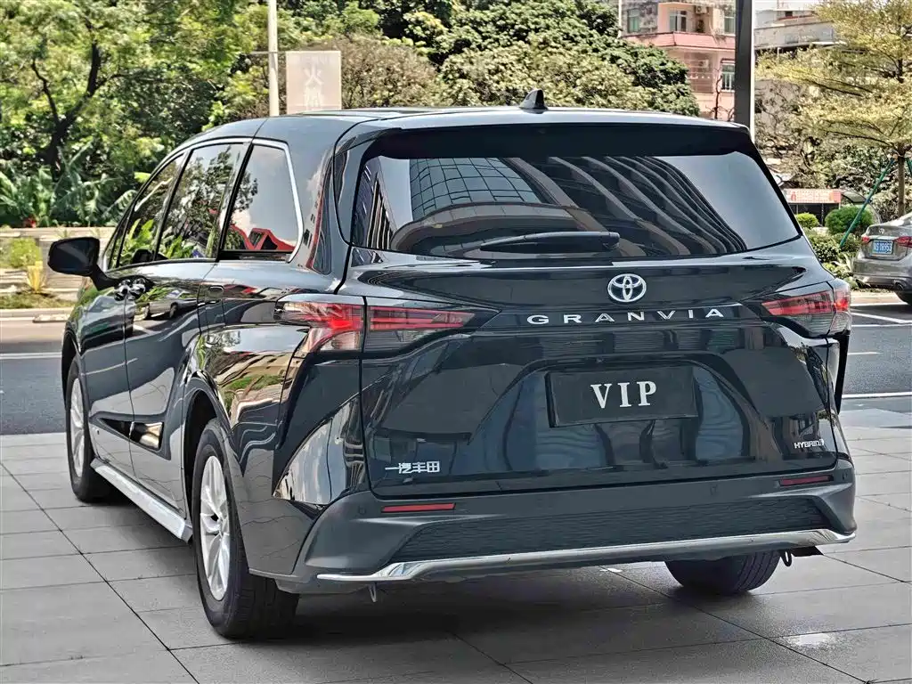 Toyota Granvia 2024 2023 2.5L Hybrid Comfort Edition