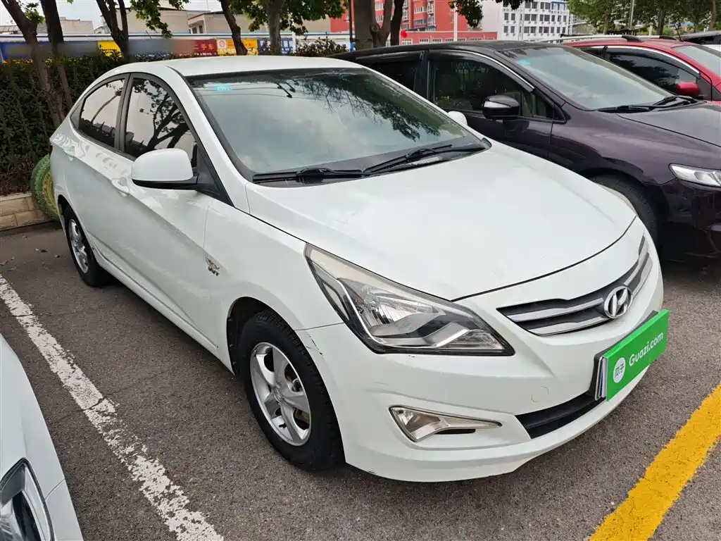 Hyundai Verna 2014 1.4L Manual Smart GLS фото 4