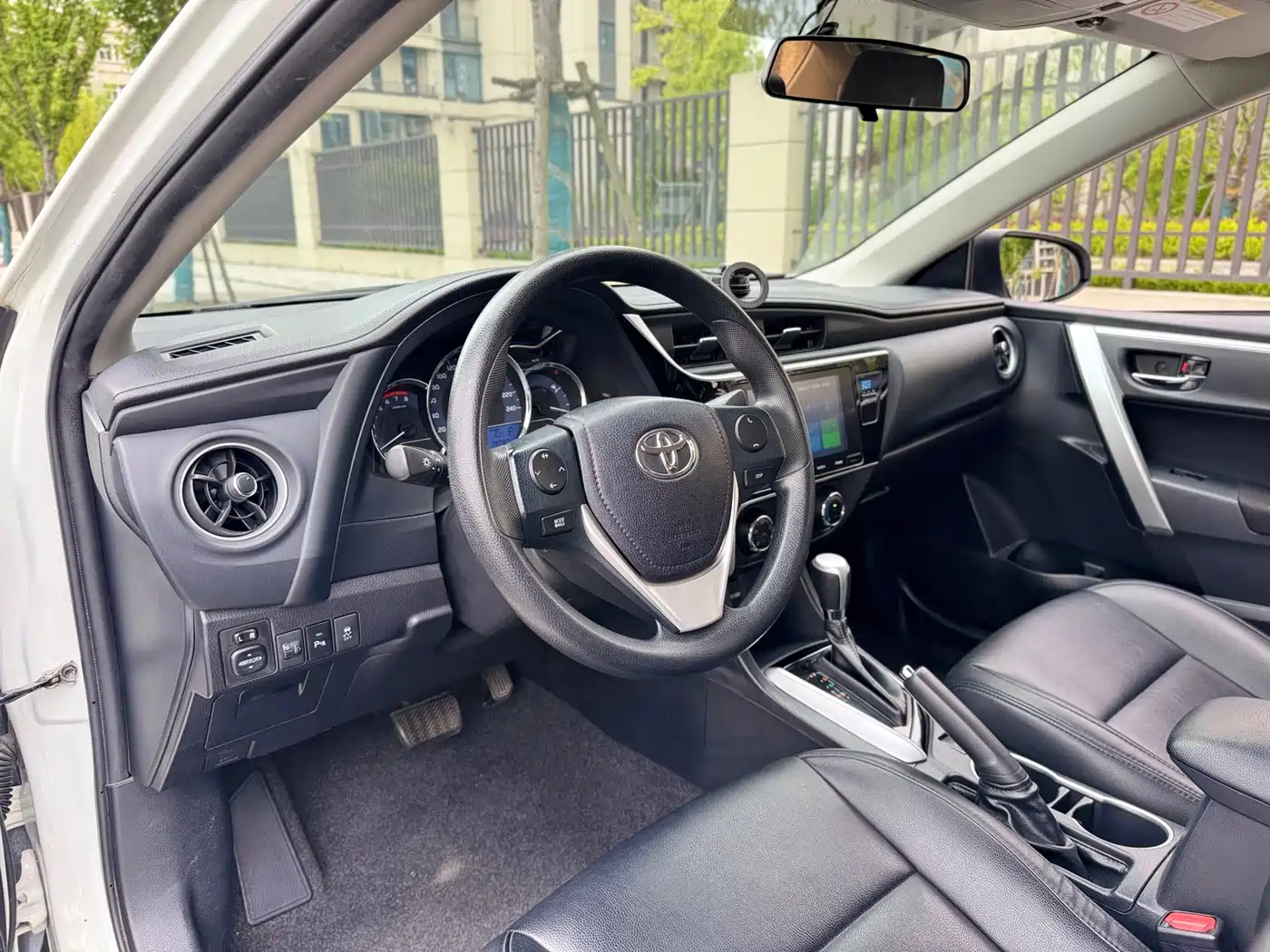 Toyota Levin 2017 Facelift 185T CVT Elite (China V) фото 8