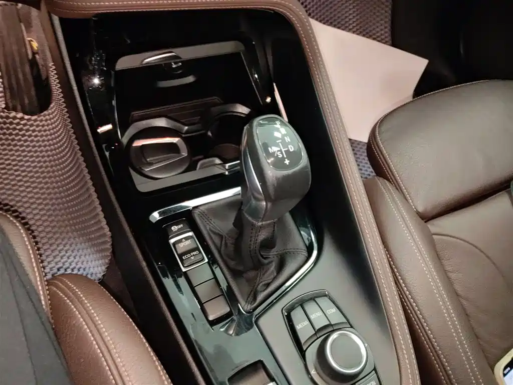 BMW X1 2018 sDrive18Li Premium Model фото 10
