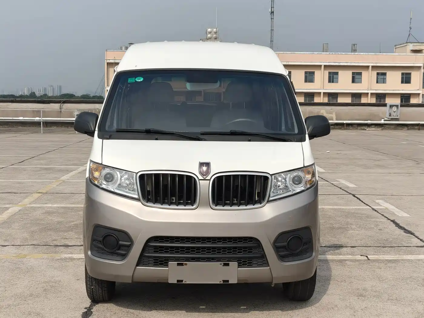Jinbei New Hiace X30L 2023 2023 1.5L Fortune Bus 5/6/7-seater Central AC Version SWC15M