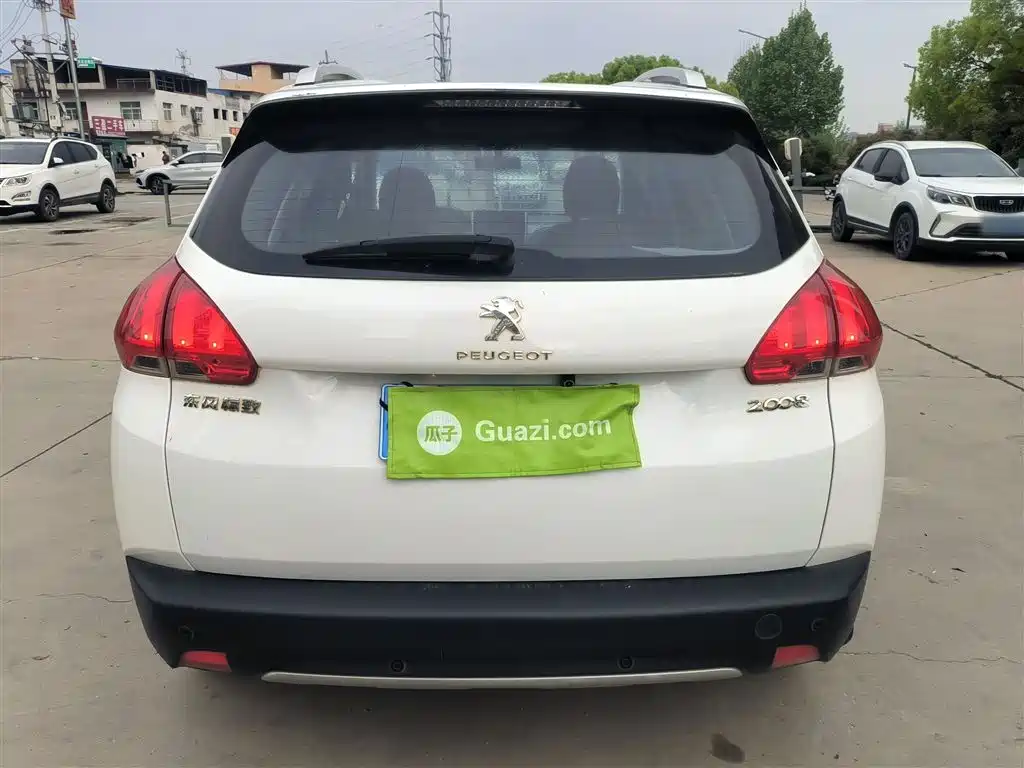 Peugeot 2008 2014 1.6L Automatic Trend Edition фото 6