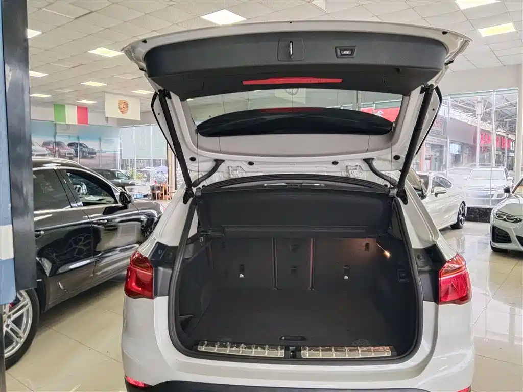 BMW X1 2018 sDrive18Li Premium Model фото 15