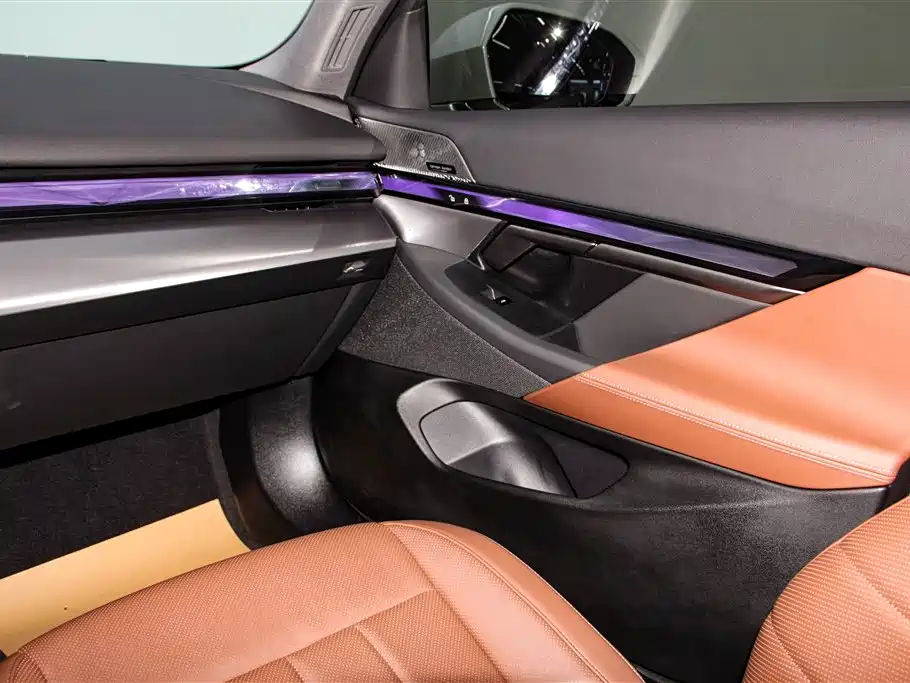 BMW 5 Series 2024 530Li Leading M Sport Package фото 21