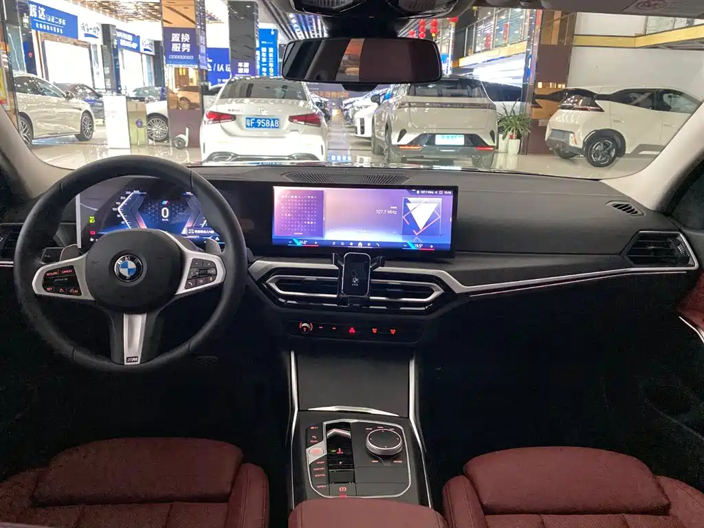 BMW 3 Series 2024 325i M Sport Package фото 17