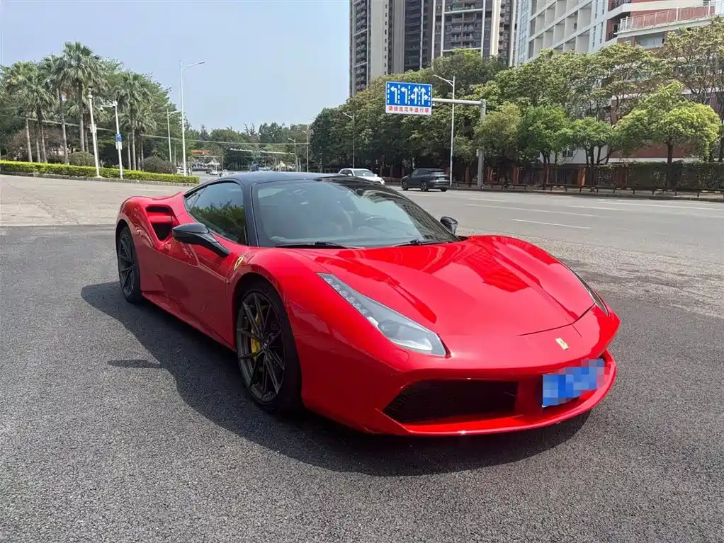 FERRARI 488