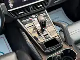 Photo 12 - Porsche Cayenne New Energy