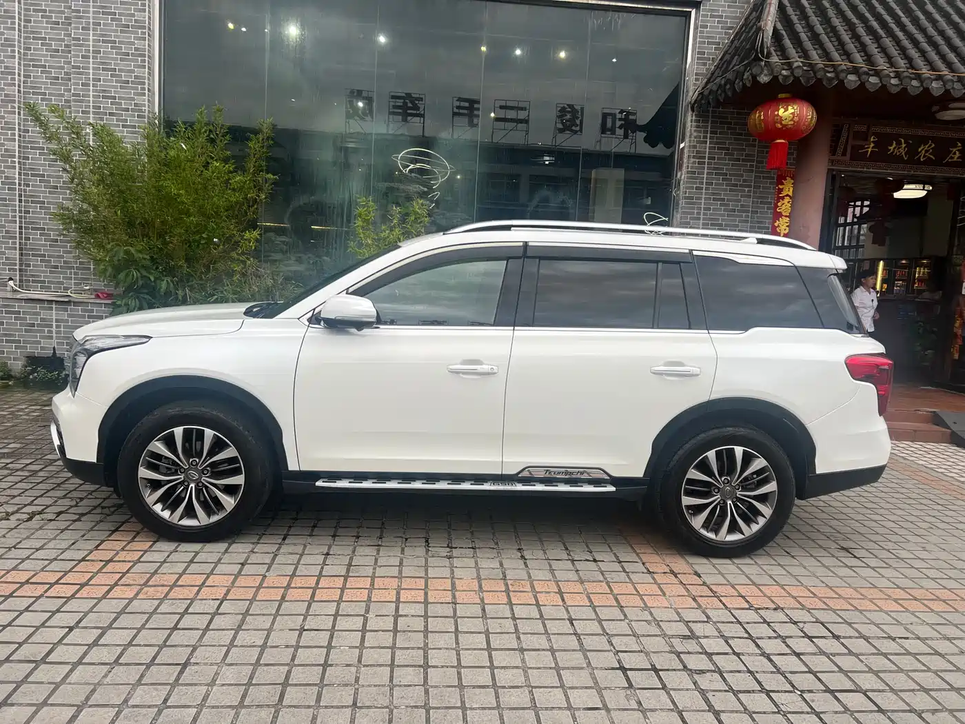 GAC Trumpchi Trumpchi GS8 2017 2017 320T 2WD Luxury Smart Connect (7-seater)