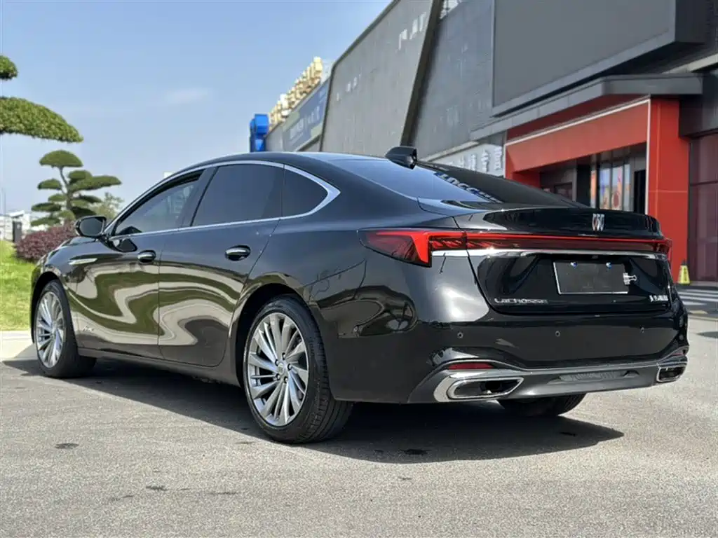 Buick LaCrosse 2023 Avenir Edition фото 12