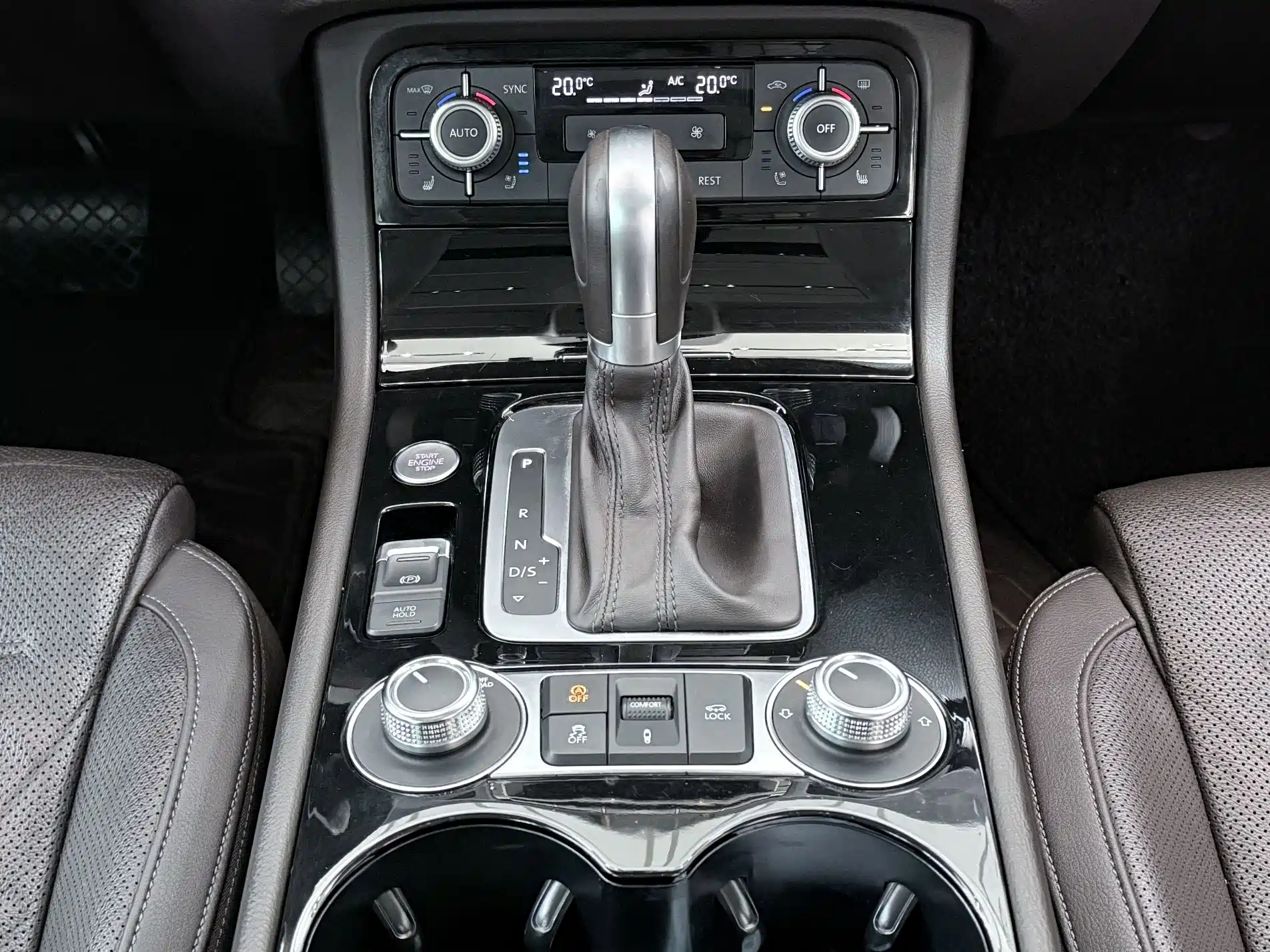 Фото 15 - Volkswagen Touareg