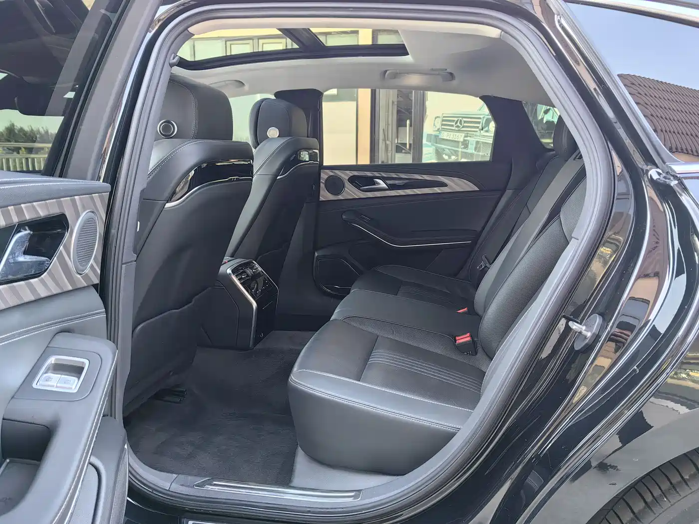 Hongqi H9 2020 2.0T Smart Connection Qi Xiang Edition фото 5