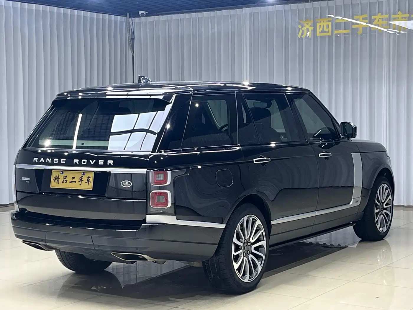Land Rover Range Rover 2022 3.0 L6 400PS Heritage Extended Classic Edition фото 5