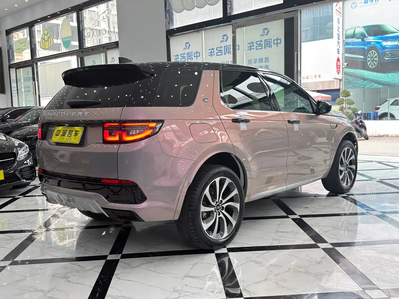 LAND ROVER DISCOVER SPORTS