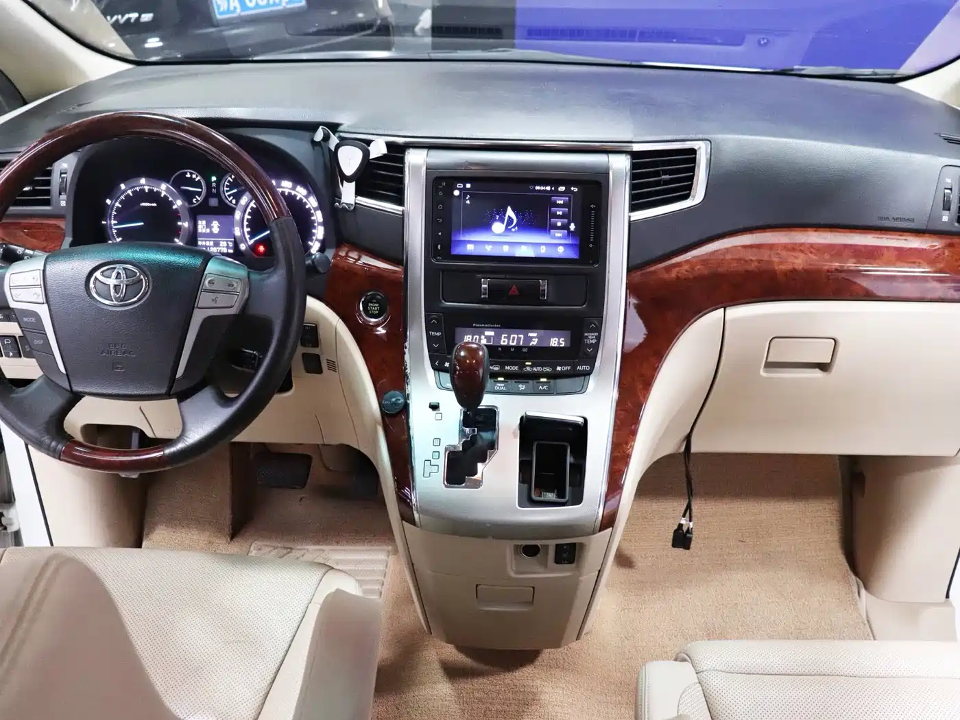 Toyota Alphard 2011 3.5L Luxury Edition фото 4