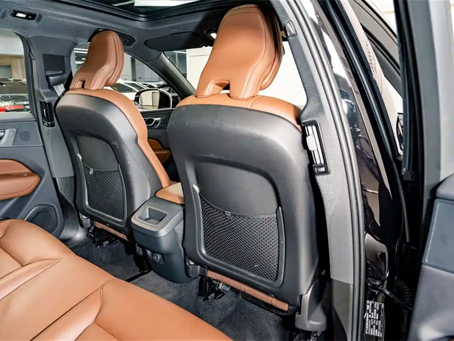 Фото 20 - Volvo XC60