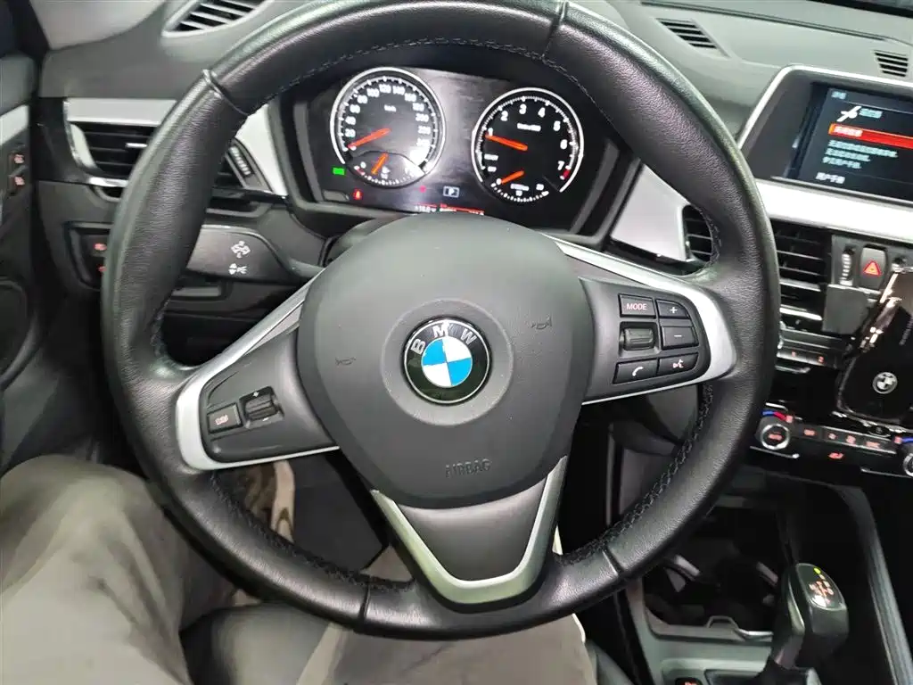 BMW X1 2019 sDrive20Li Leading Model фото 7