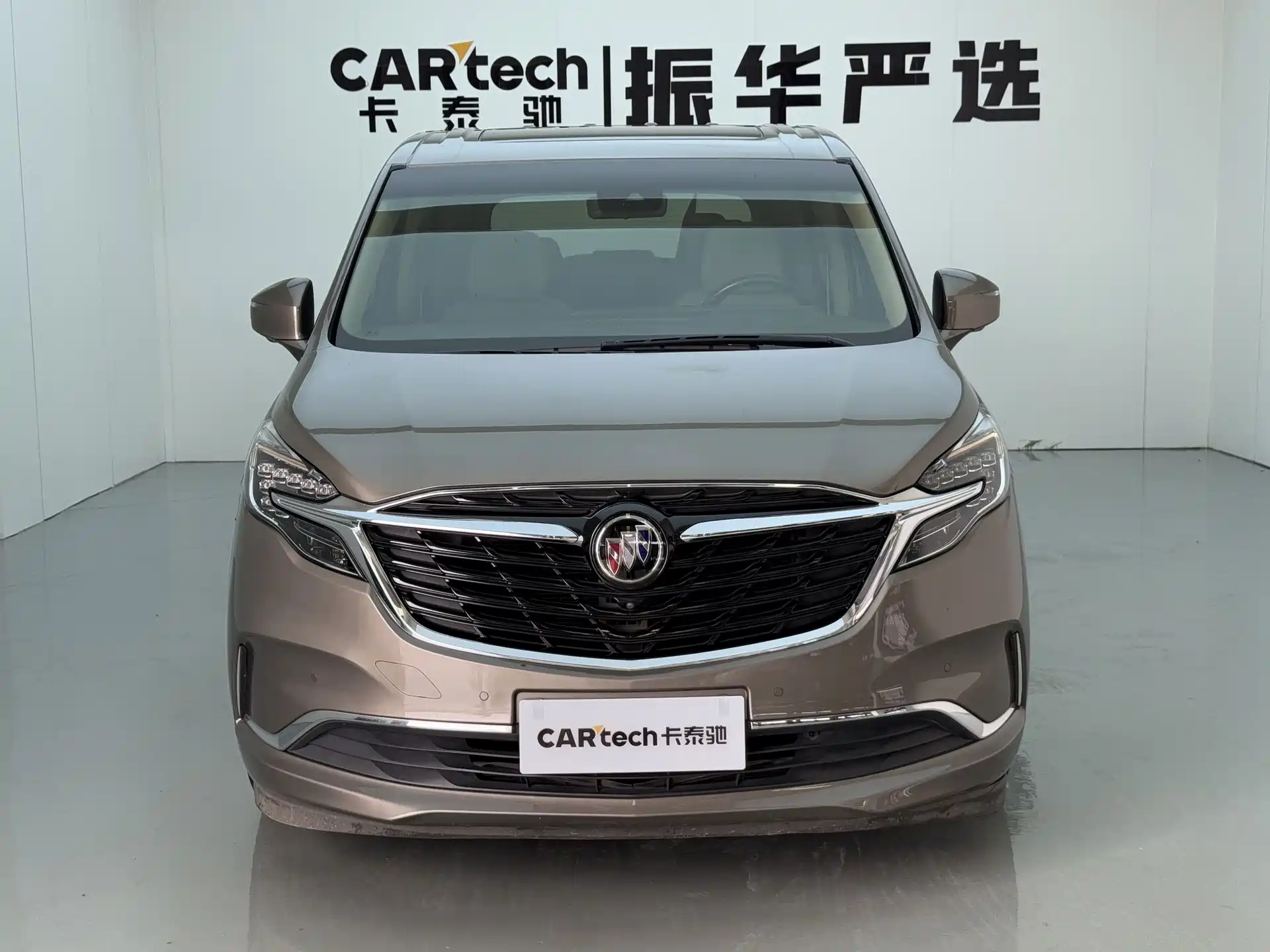 صورة 2 - Buick GL8