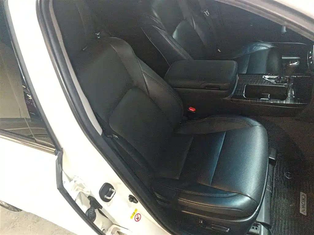 Toyota Crown 2015 2.0T Fashion фото 4