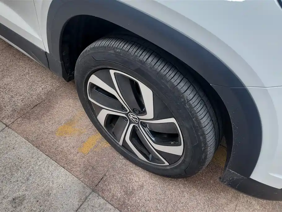 Volkswagen Tharu 2024 300TSI 2WD Full Moon Edition фото 6
