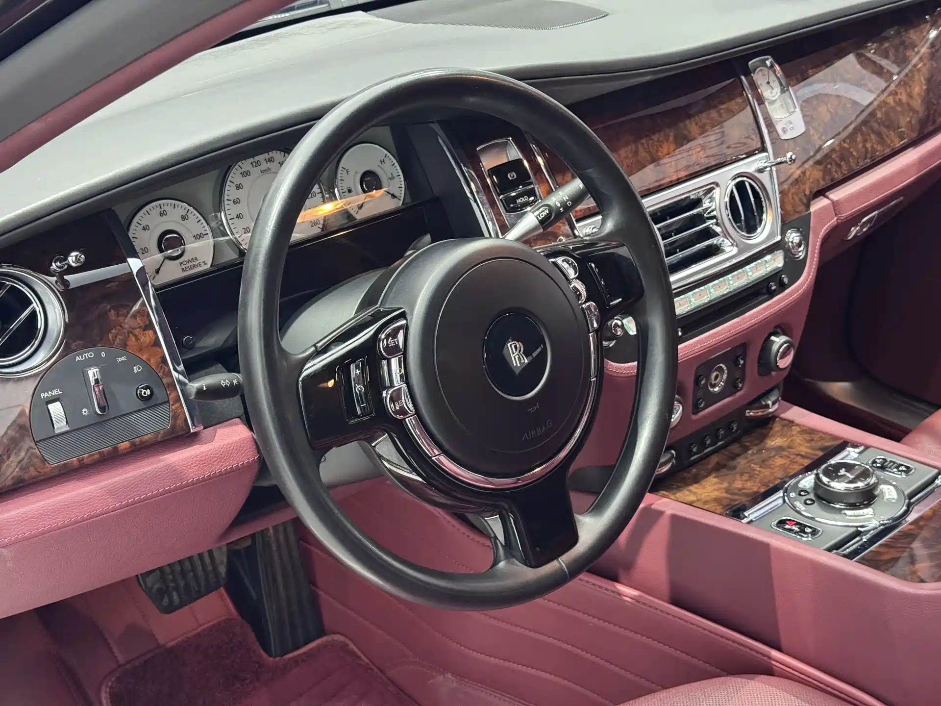 Фото 17 - Rolls-Royce Ghost