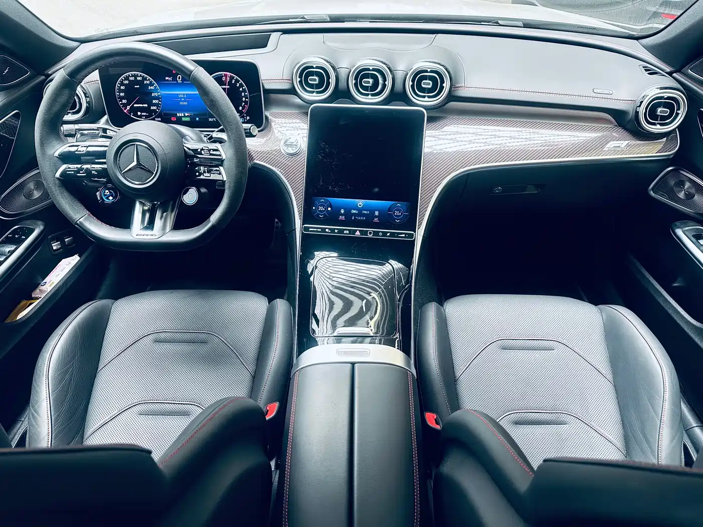 Mercedes-Benz C-Class AMG New Energy 2024 Mercedes-AMG C 63 S E PERFORMANCE F1 Edition фото 11