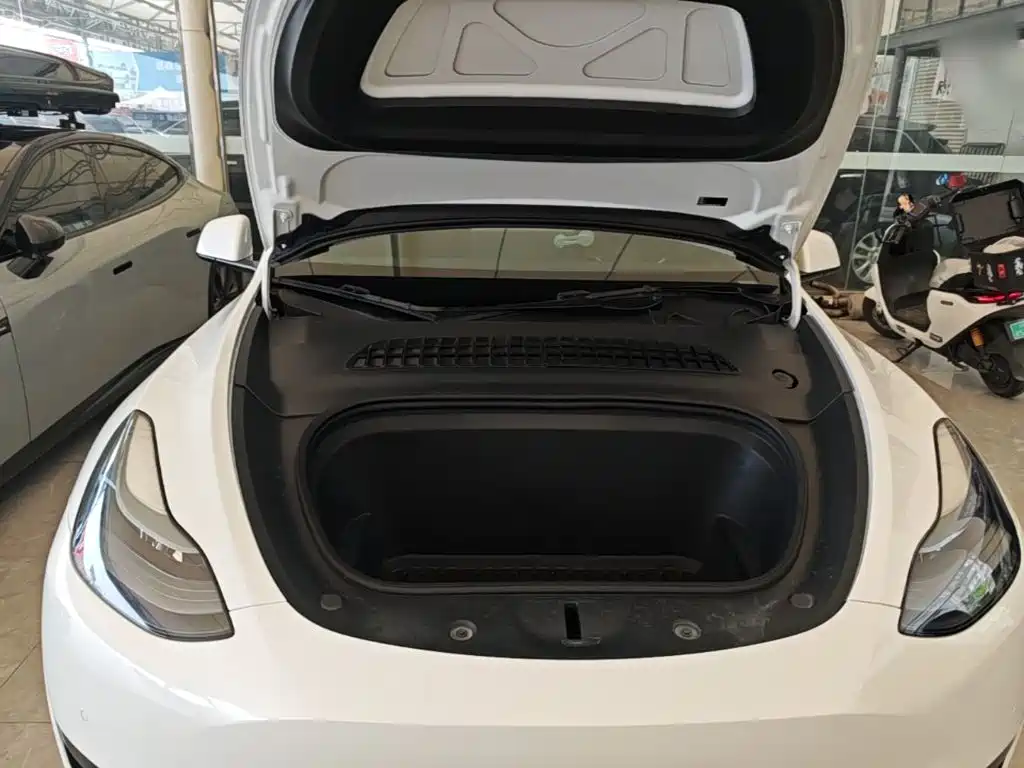 Фото 20 - Tesla Model Y