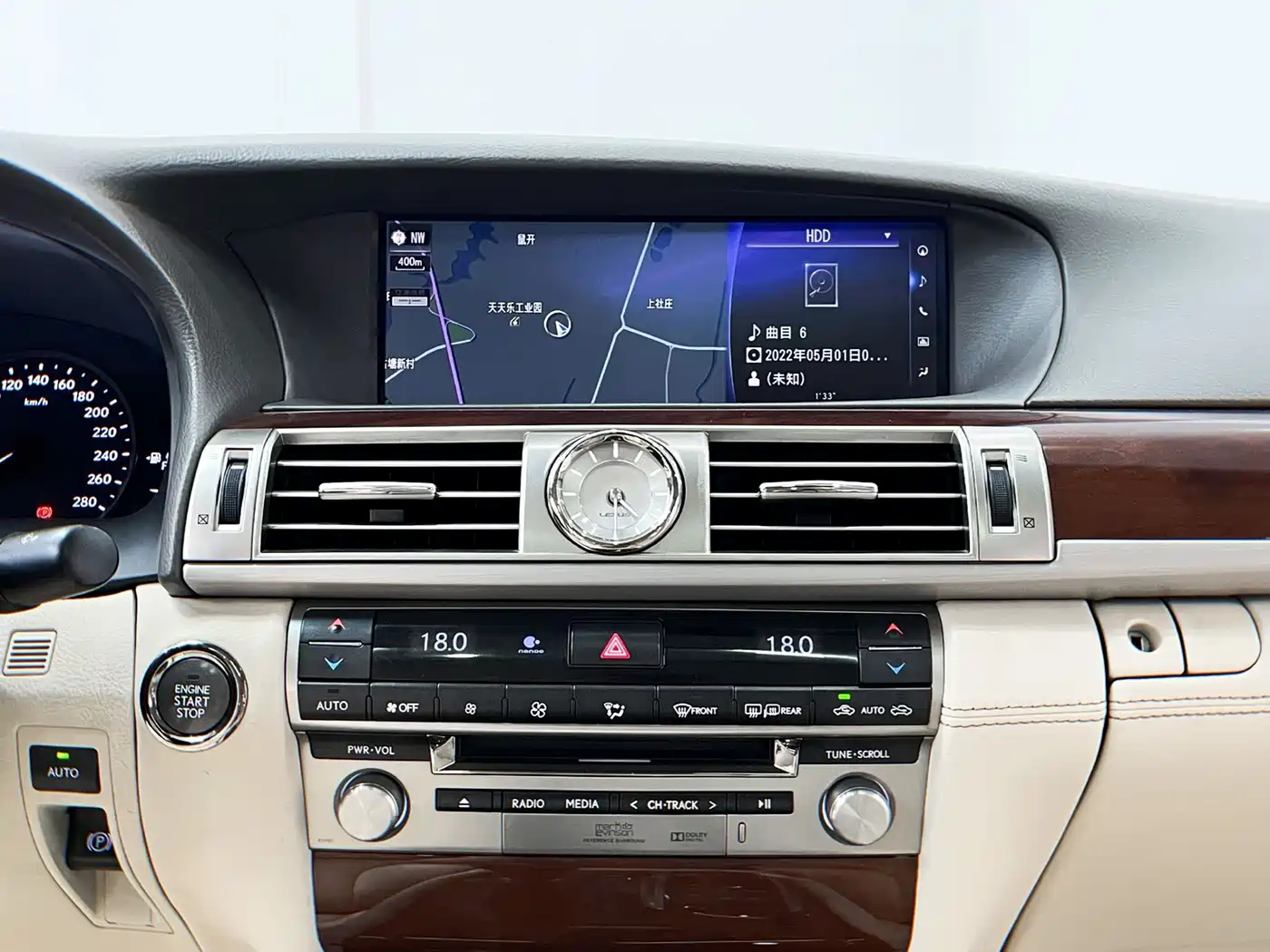 Фото 14 - Lexus LS