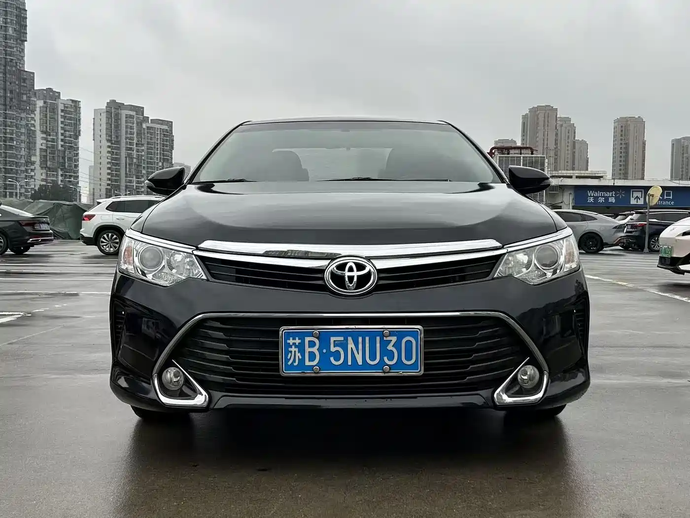 Toyota Camry 2016 2.0G 10th Anniversary Leading Edition фото 2