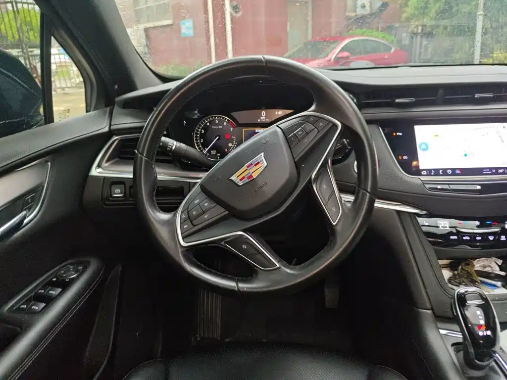Фото 3 - Cadillac XT5