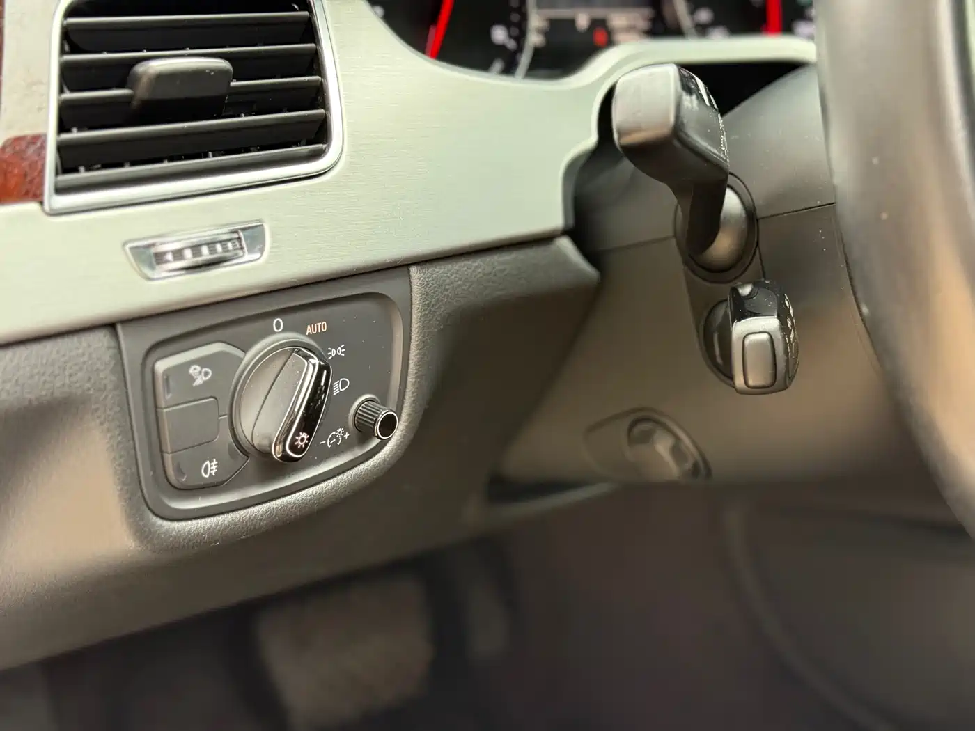Audi A8 2012 A8L 50 TFSI quattro Luxury фото 14