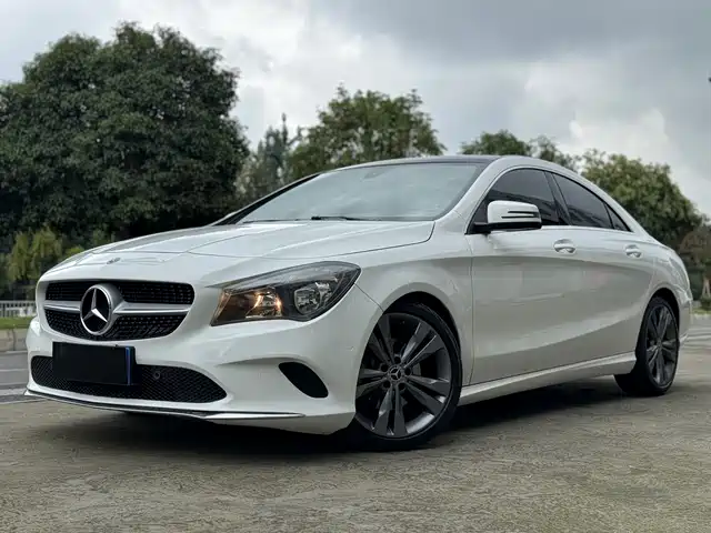 MERCEDES-BENZ CLA