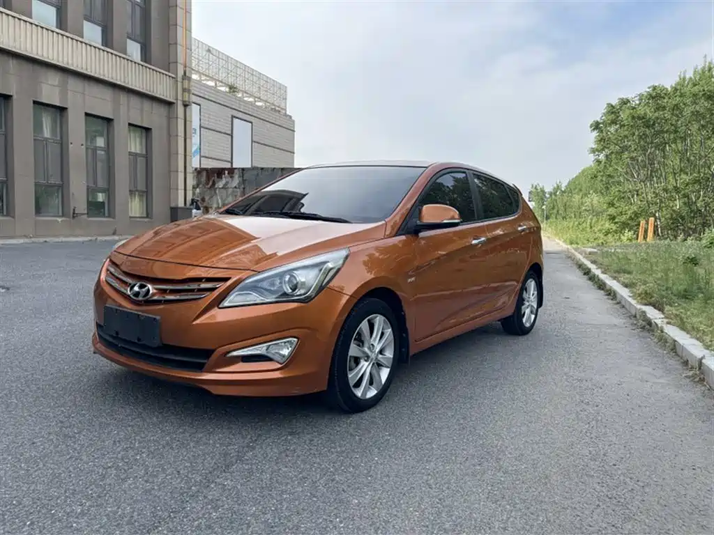 Hyundai Reina 2014 Model 1.6L Automatic TOP