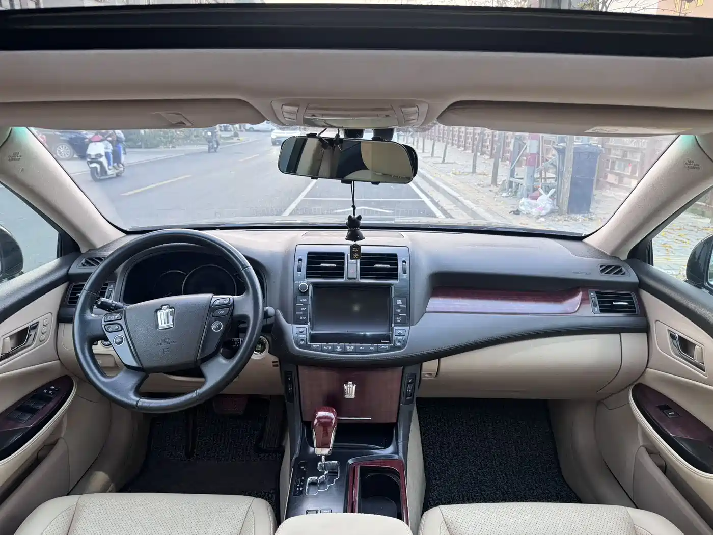 Toyota Crown 2010 3.0L Royal Saloon фото 8