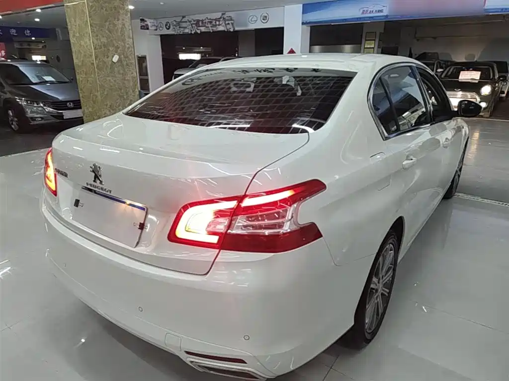 Peugeot 408 2016 1.6T Automatic Luxury Edition фото 7