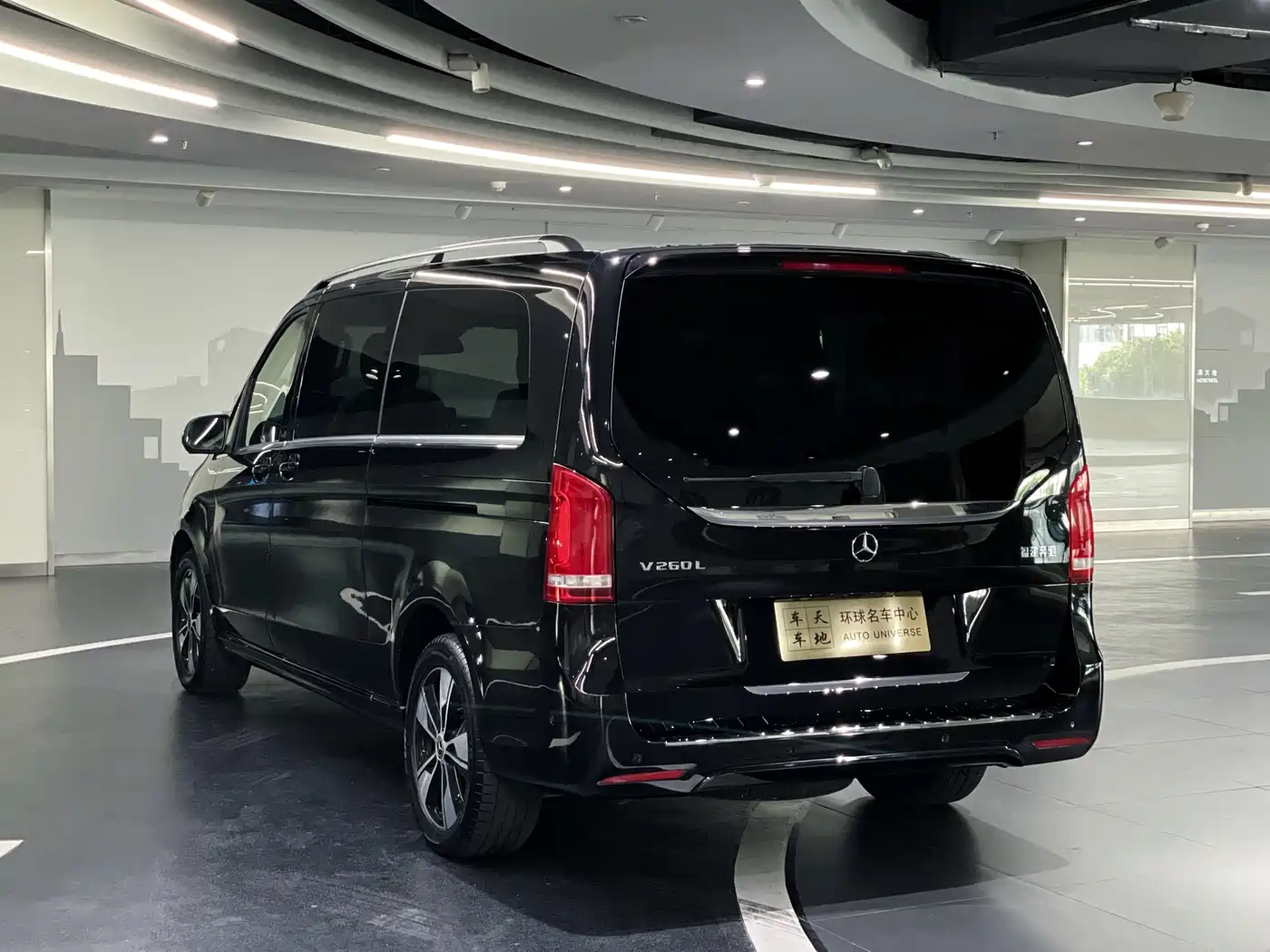 Mercedes-Benz V-Class 2020 Model V 260 L Long Wheelbase Luxury фото 18