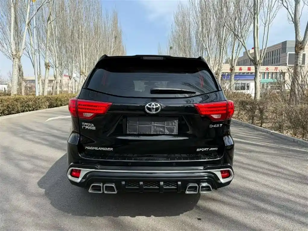 TOYOTA HIGHLANDER