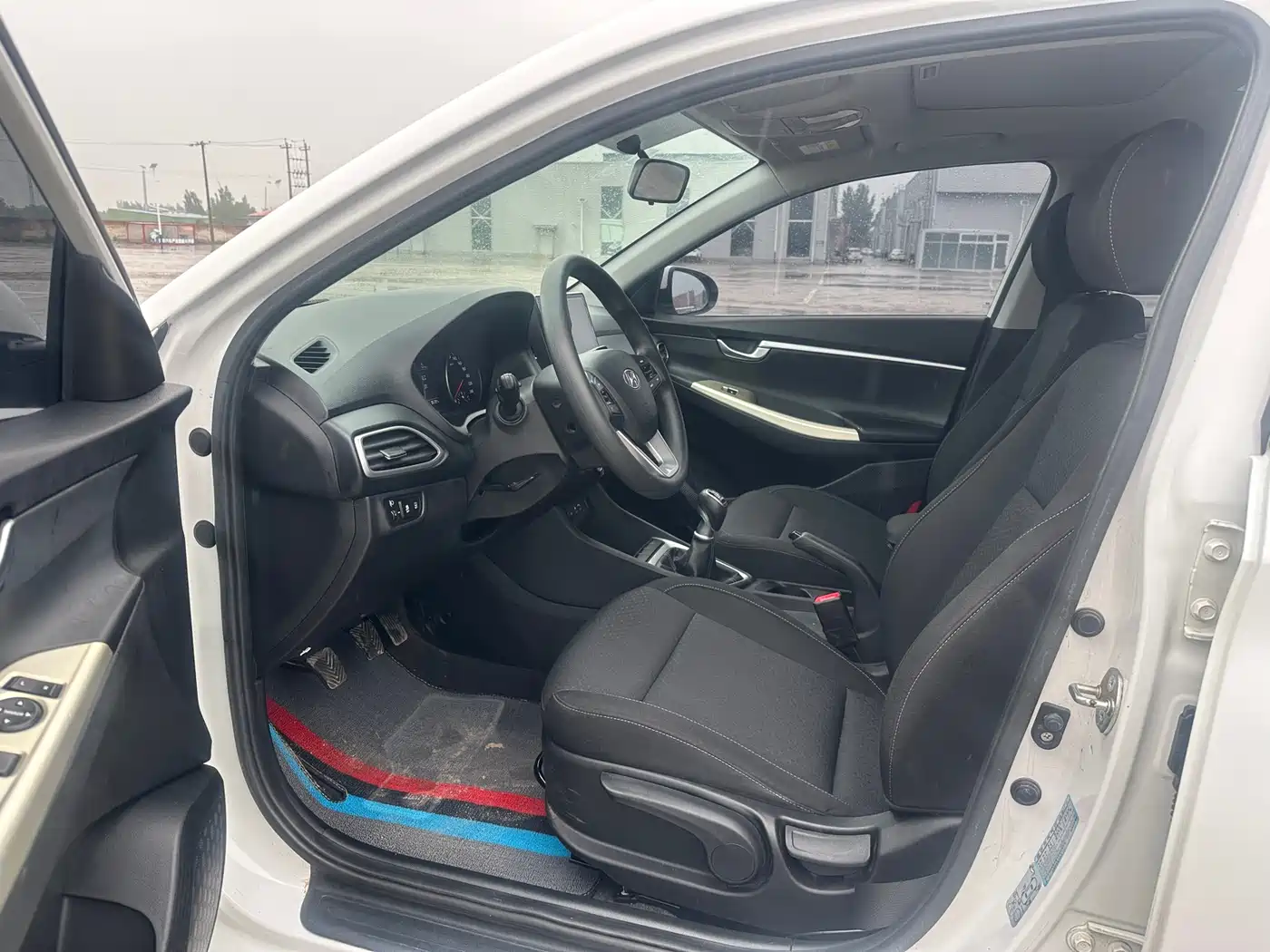 Hyundai Elantra 2017 1.6L Manual GLS Value Edition фото 5