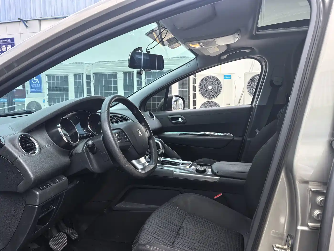 Peugeot 3008 2016 2016 1.6THP Automatic Classic Edition