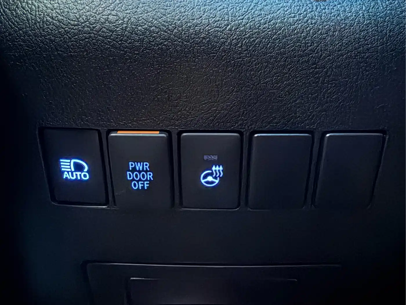 Toyota Alphard 2021 Hybrid 2.5L Luxury фото 17