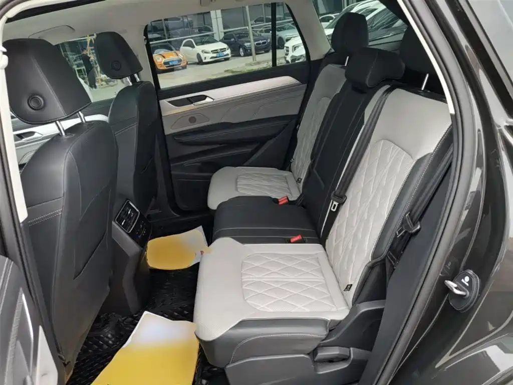 Volkswagen Talagon 2024 380TSI 4WD R-Line Touring фото 17