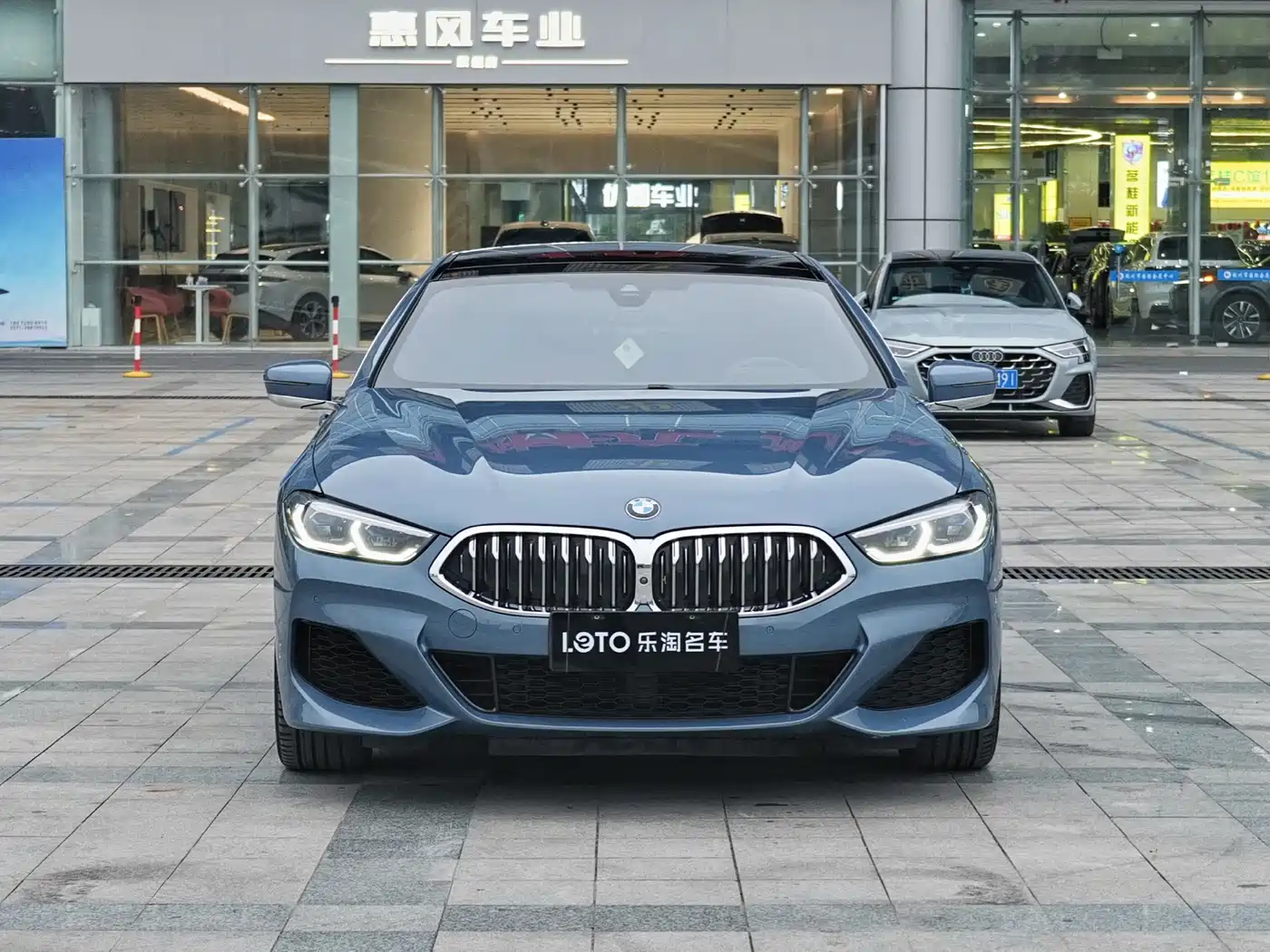 BMW 8 SERIES
