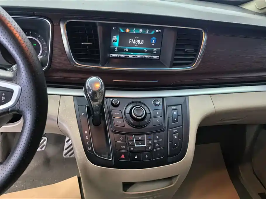 Buick GL8 2018 28T Premium Model China VI фото 15