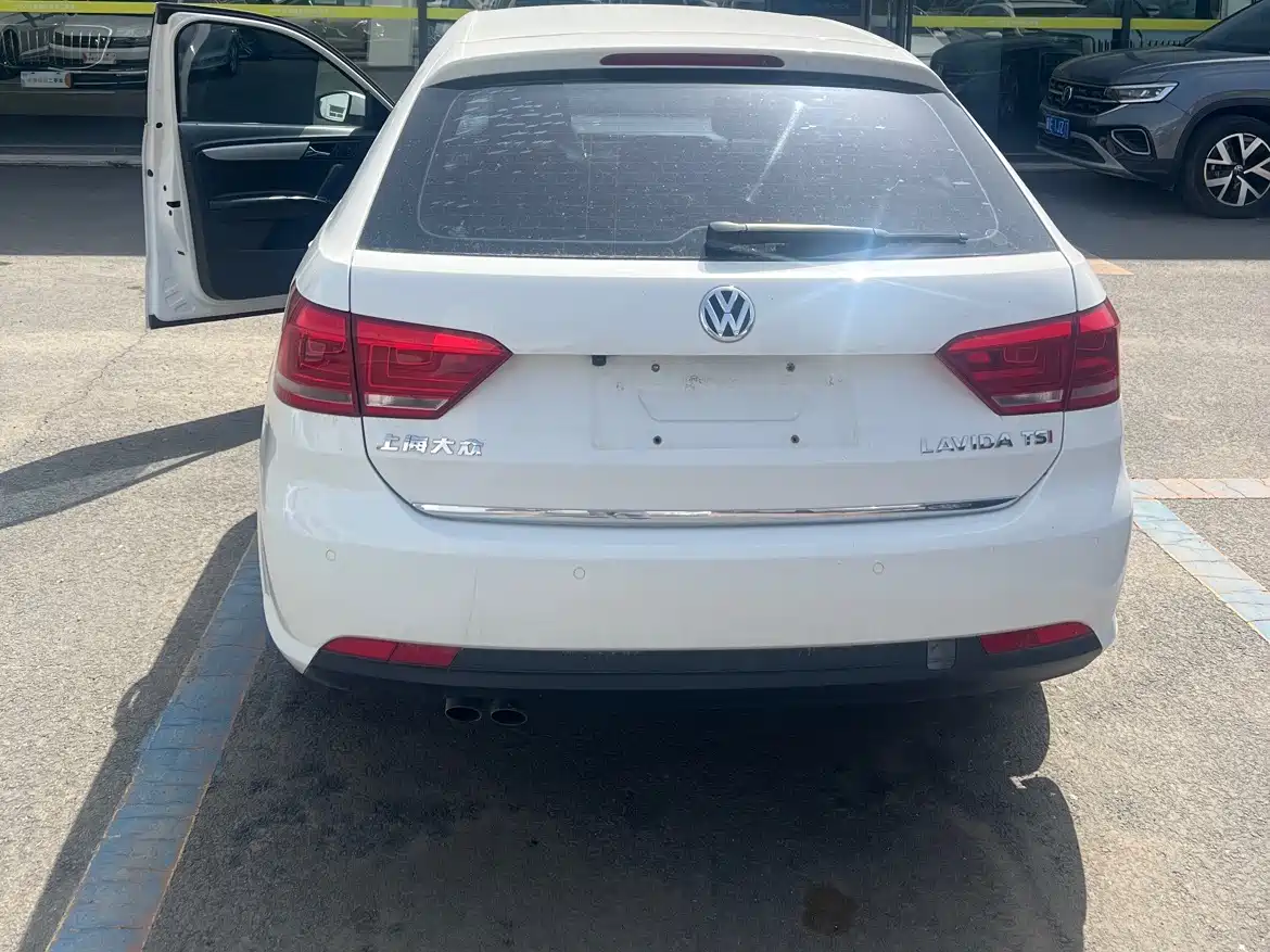 Volkswagen Lavida Tour 2013 1.4TSI Automatic Comfort фото 4
