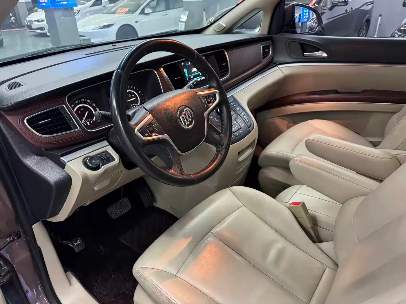 Buick GL8 2018 28T Luxury Model China VI фото 5