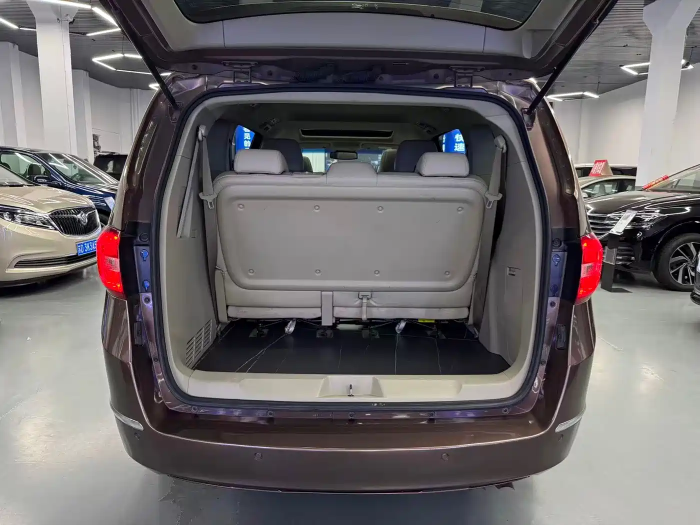 Buick GL8 2018 28T Luxury Model China VI фото 15